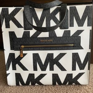 Brand new Michael Kors Kenly bag